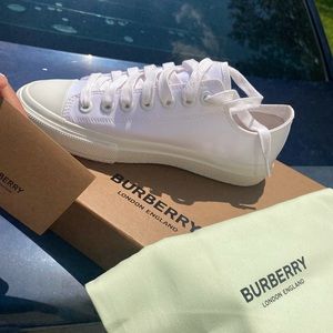 Burberry sneakers size 6.5